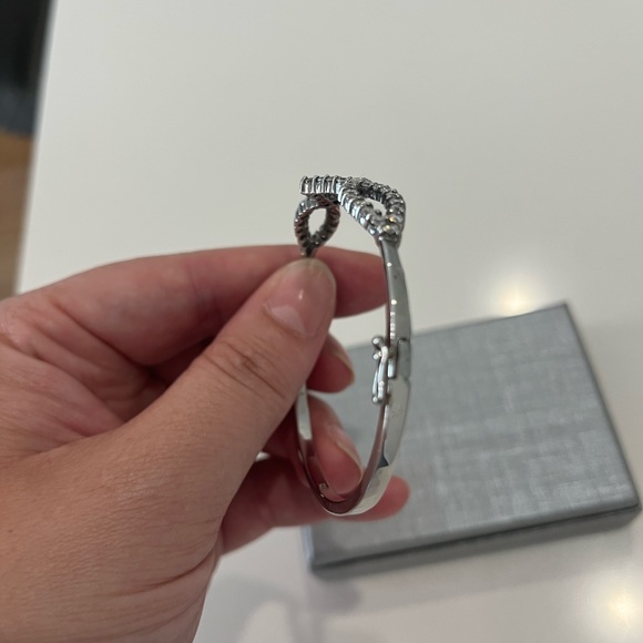 Genuine silver bangle bracelet with crystals - Picture 4 of 9